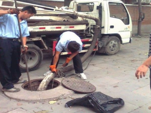 内卫下水管道疏通（疏通下水管道的电话）